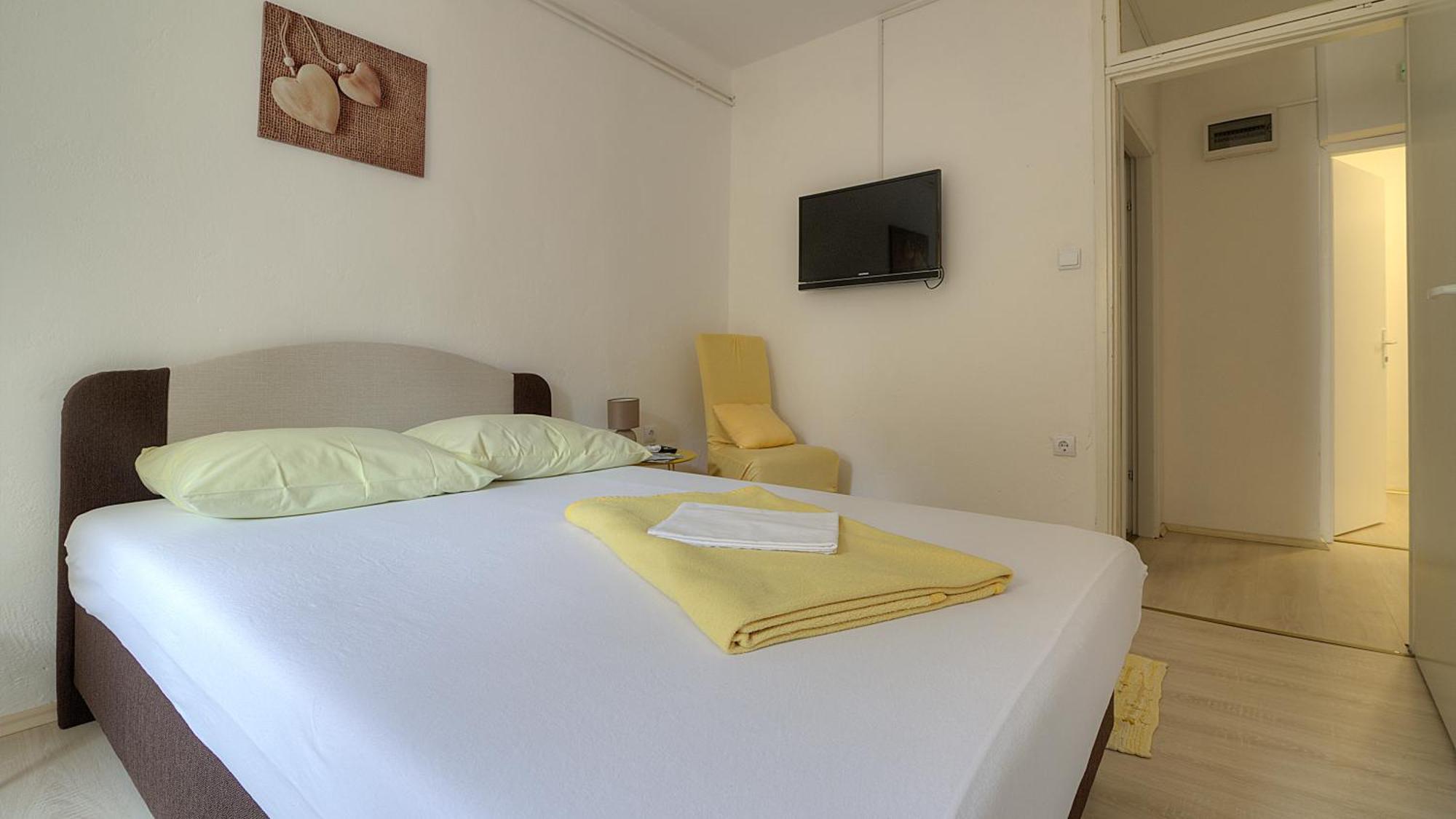 Apartments & Rooms Josephine Сен Екстериор снимка
