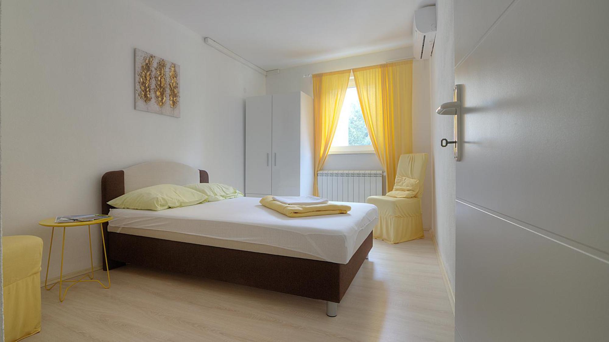 Apartments & Rooms Josephine Сен Екстериор снимка