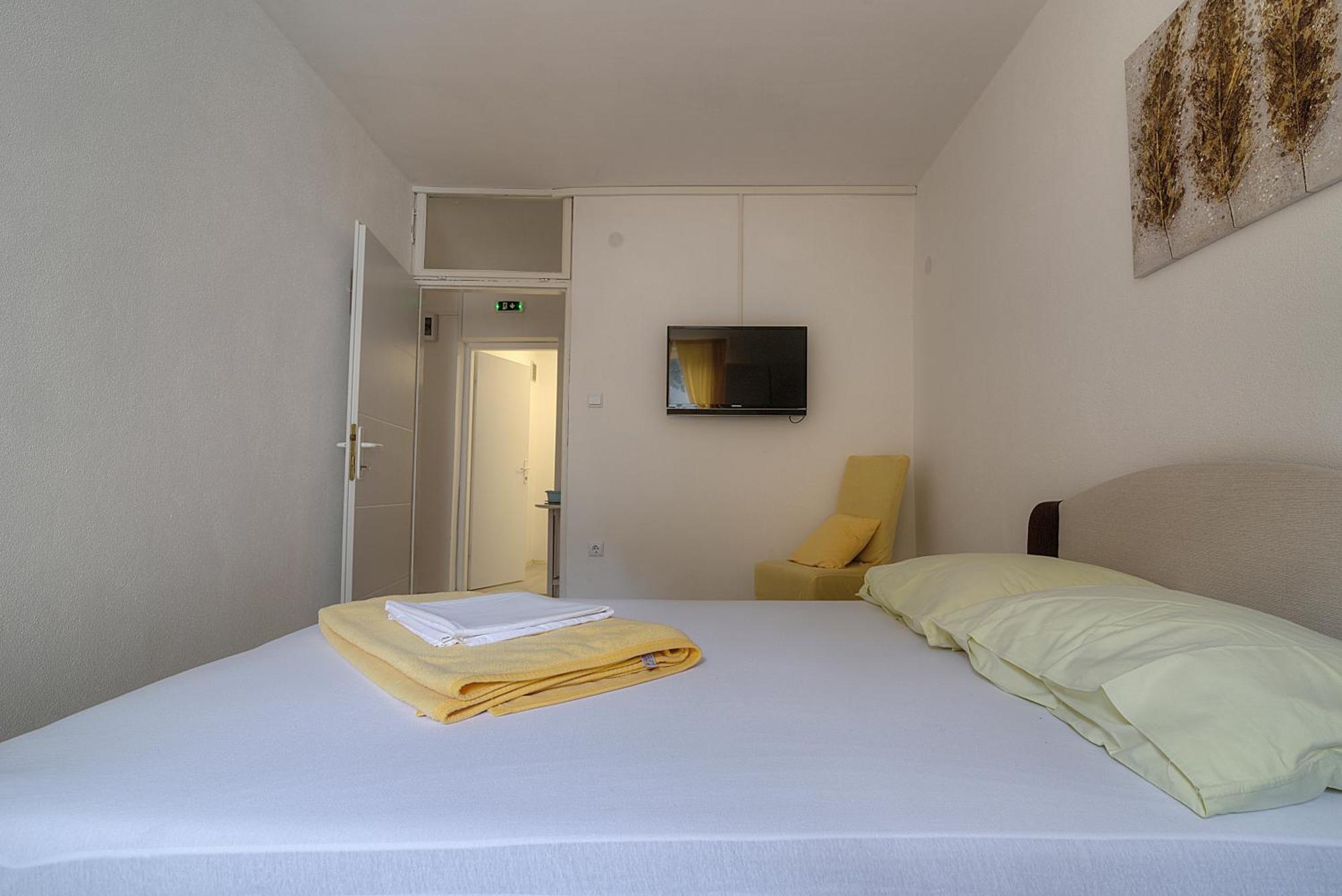 Apartments & Rooms Josephine Сен Екстериор снимка