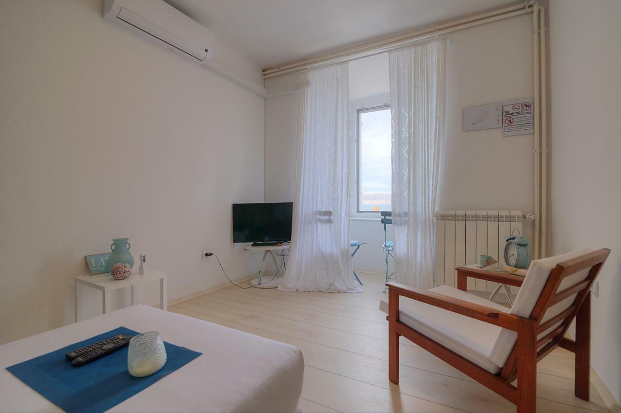 Apartments & Rooms Josephine Сен Екстериор снимка