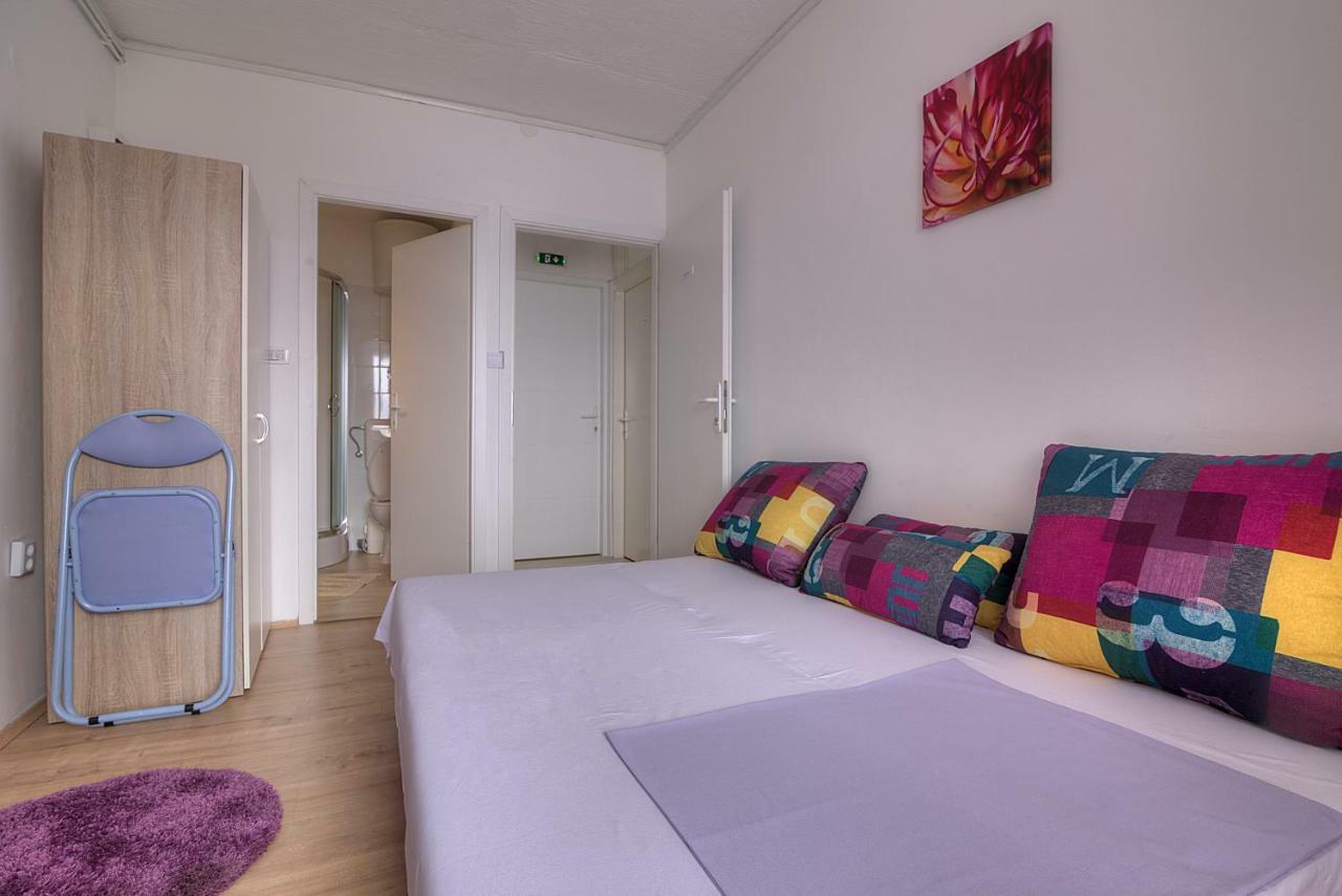 Apartments & Rooms Josephine Сен Екстериор снимка