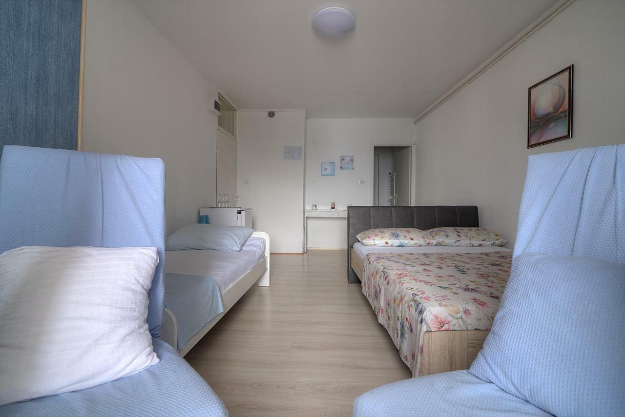 Apartments & Rooms Josephine Сен Екстериор снимка