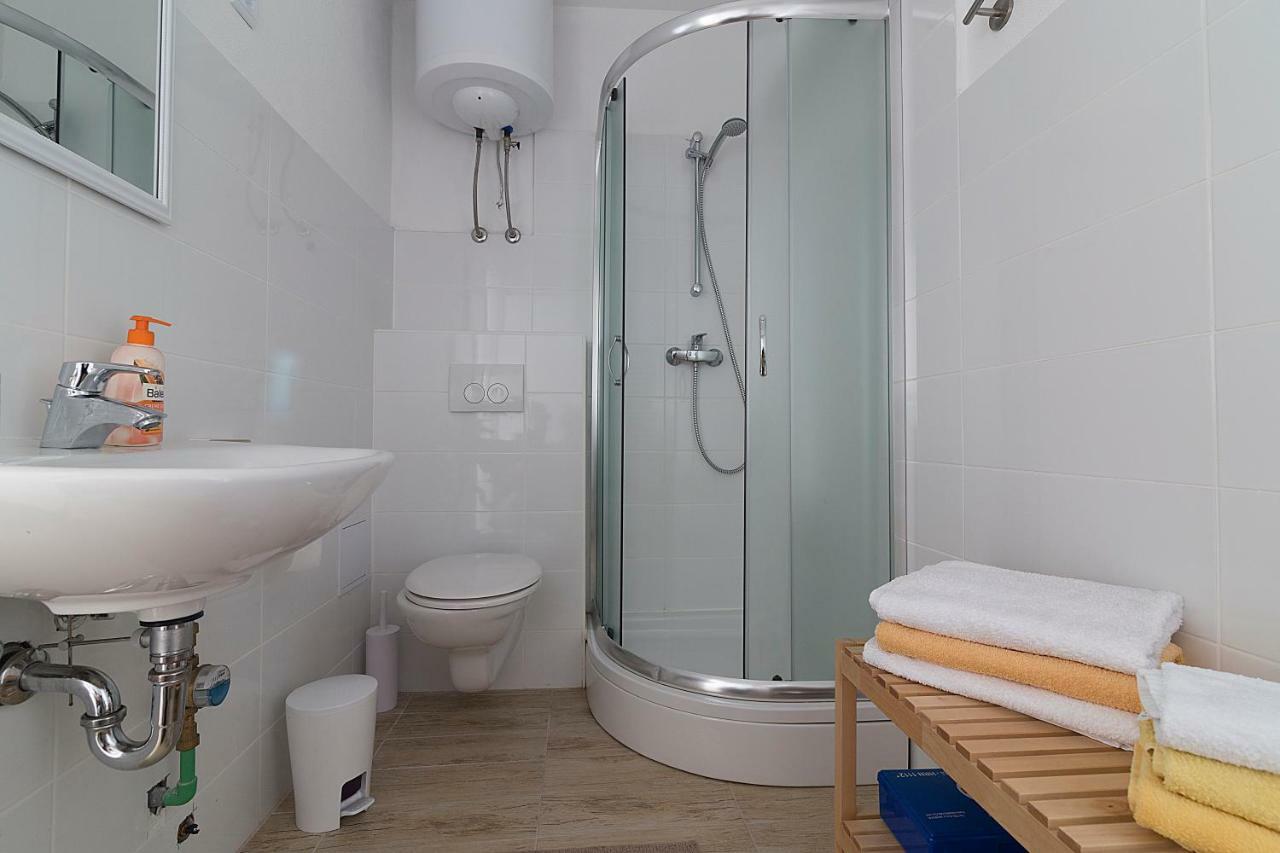 Apartments & Rooms Josephine Сен Екстериор снимка